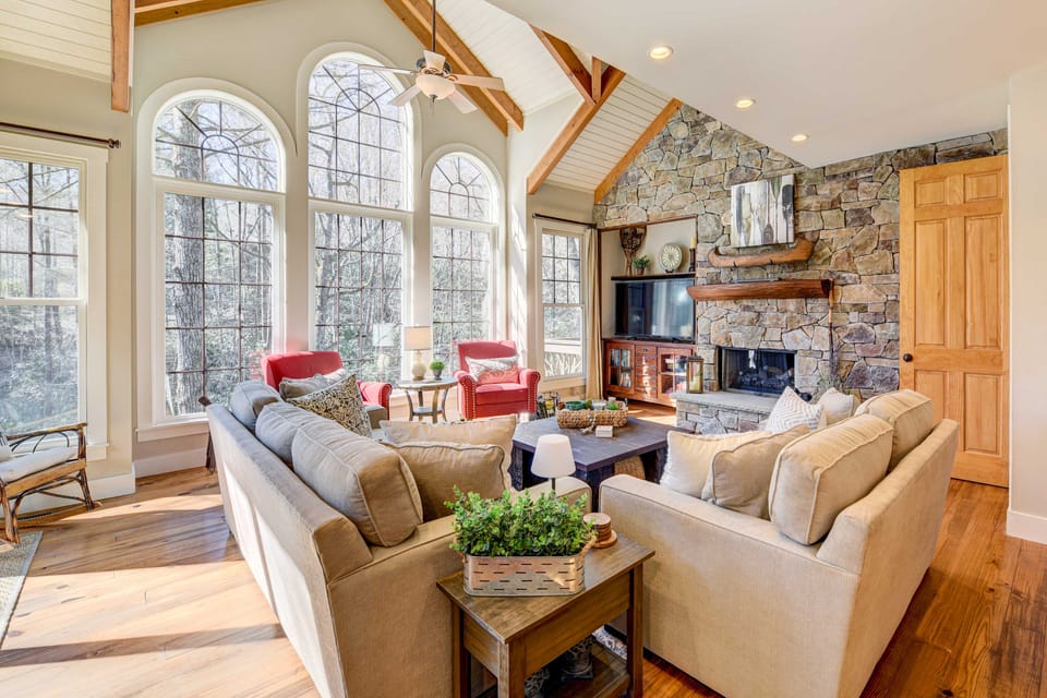 Lake Access + On-Site Creek: Lake Toxaway Home! House in Tennessee