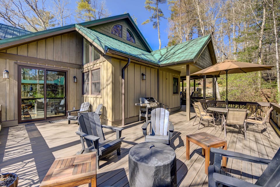 Lake Access + On-Site Creek: Lake Toxaway Home! House in Tennessee
