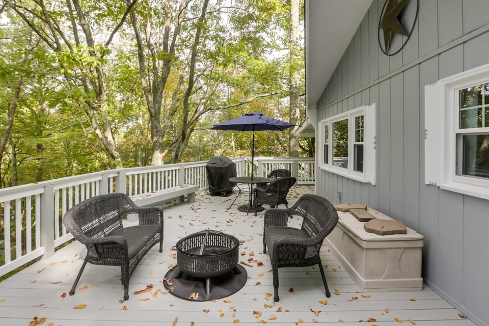 Hike, Fish & Relax: Family Boone Gem w/ Views! House in Brushy Fork