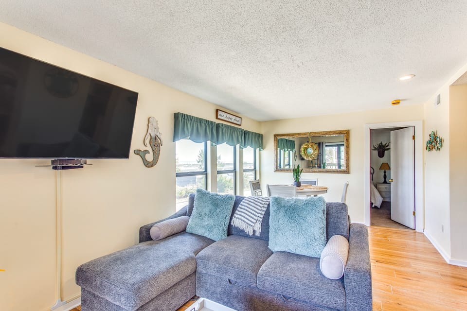 Walk to Beach + Pier: Quiet Condo in Myrtle Beach Apartment in South Carolina