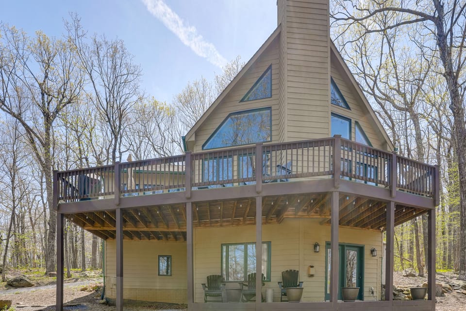 Stunning Wintergreen Resort Home: Ski & Golf! House in Nelson County