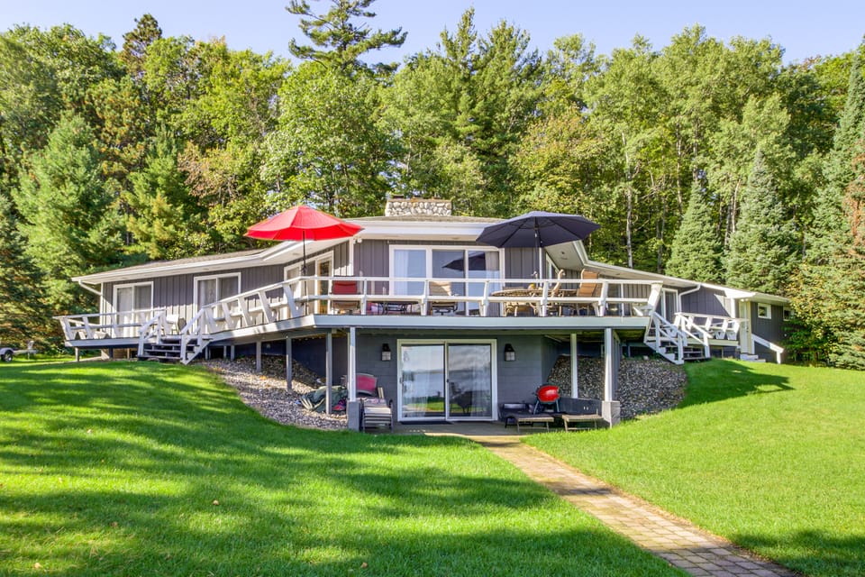 Waterfront Gull Lake w/ Dock: Family Friendly! House in East Gull Lake
