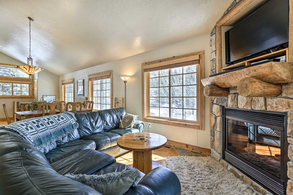 Mountainside Winter Park Ski Home w/ Hot Tub House in Winter Park