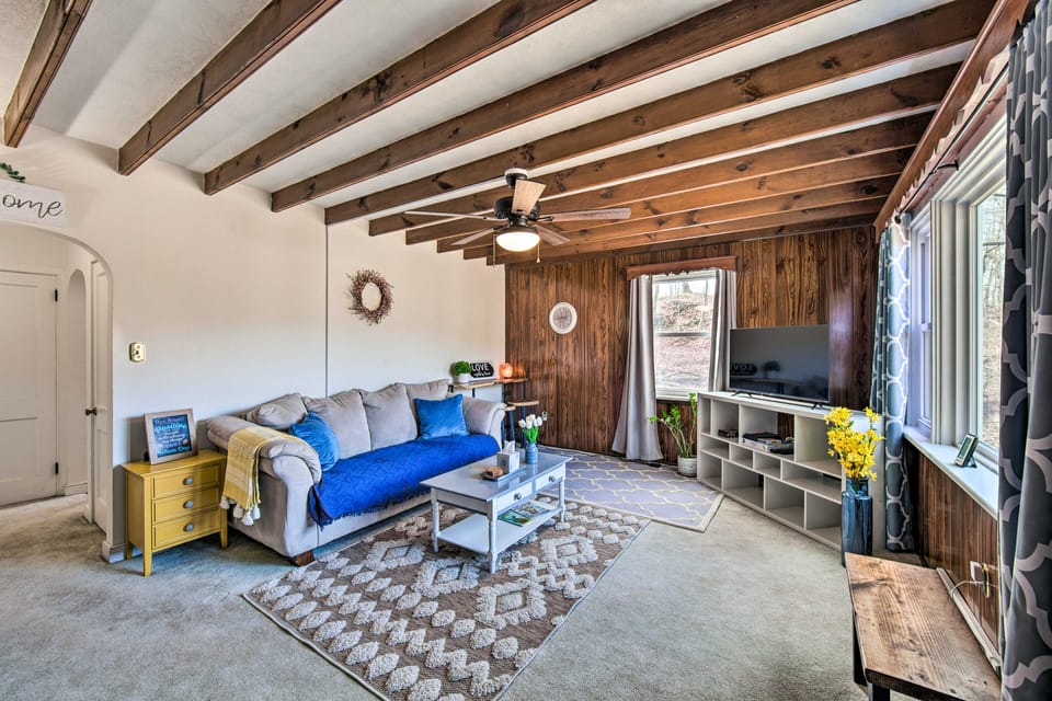 Pet-Friendly Mohnton House Near Golf Course! House in Pennsylvania