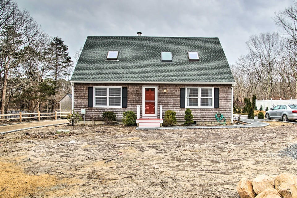 4 Mi to Beach! Family-Friendly Edgartown Escape House in Martha's Vineyard