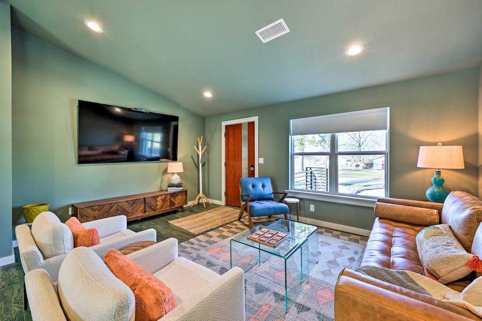 Modern Bentonville Home: Mountain Biker's Paradise House in Rogers