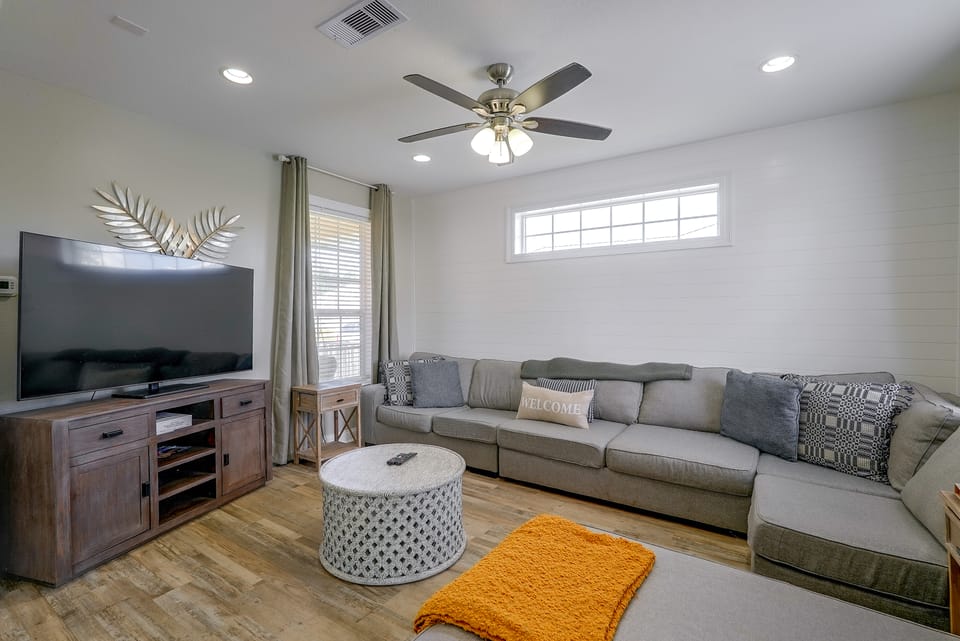 'Bailey's Beach House Retreat' w/ Game Room! House in Panama City Beach