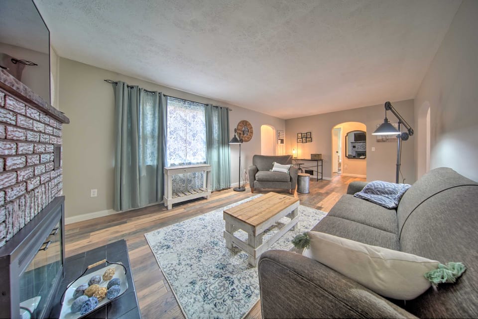 Meadville Home: Private Yard & Fishing Nearby House in Lake Erie