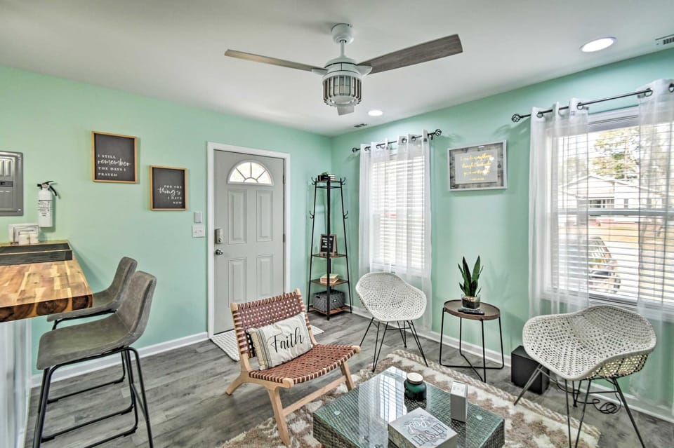 Pet-Friendly Fayetteville Vacation Rental! Cottage in Fayetteville