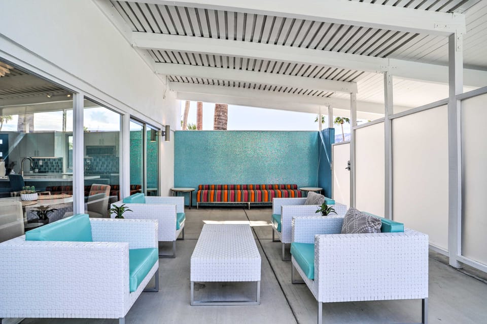 Pool & Mountain Views: Palm Springs Home! House in Palm Springs
