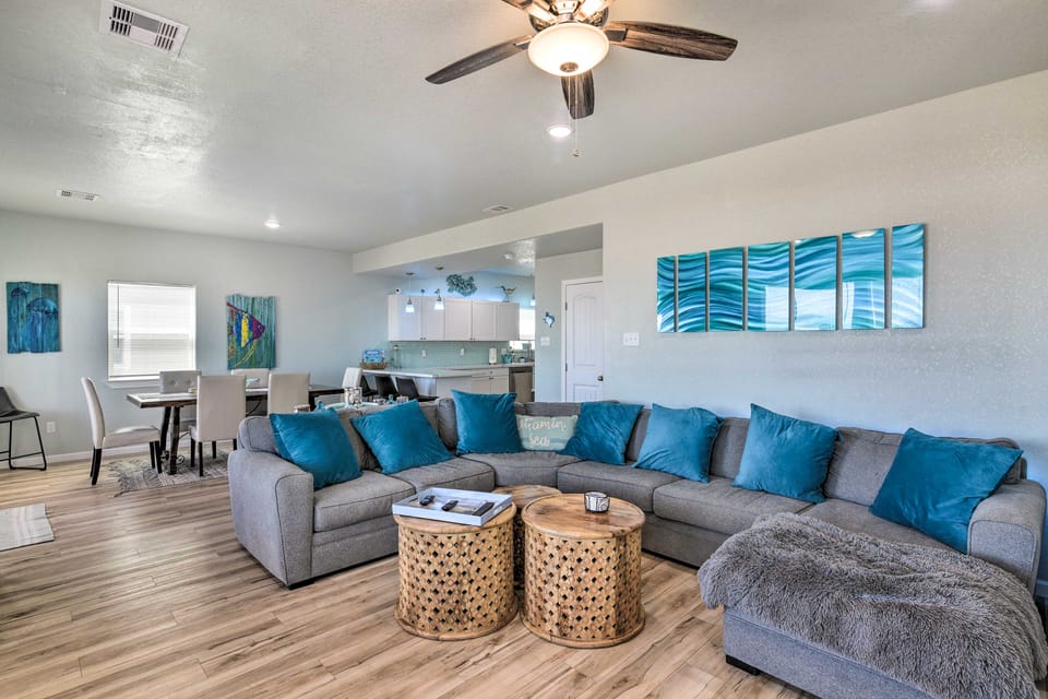 Gulf-View Home w/ Dog Run in Surfside Beach! House in Surfside Beach