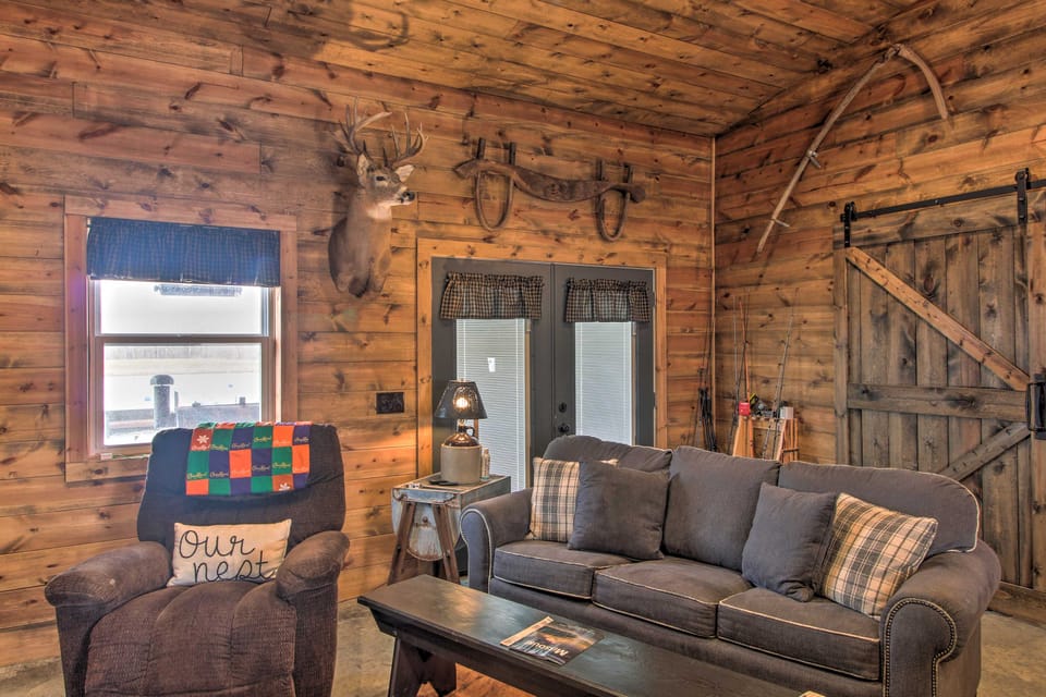 Missouri Vacation Rental with Fire Pit Access House in Missouri