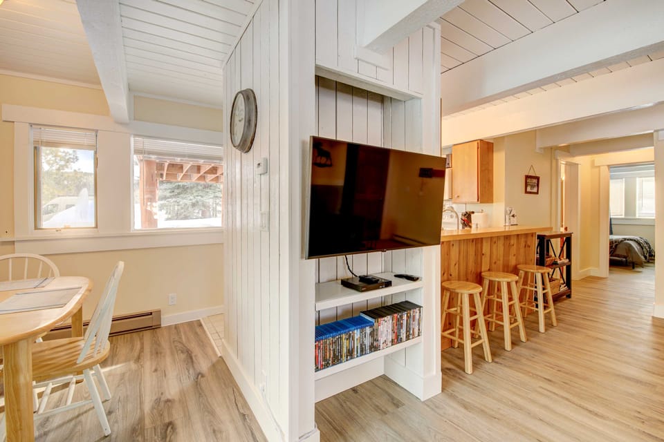 Cozy Condo Near Golf, 7 Mi to Big Sky Resort! Apartment in Big Sky