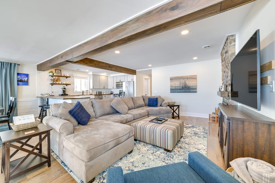 Cozy Waterfront Hale Cottage on Long Lake! Cottage in Michigan