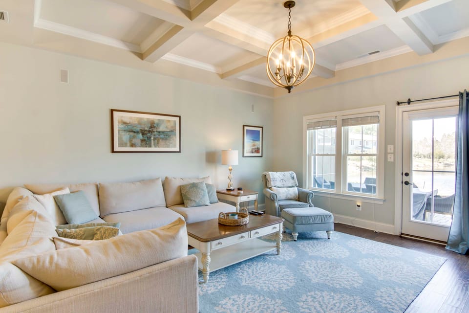 Shuttle to Beach: Ocean View Home w/ Patio House in Sussex County