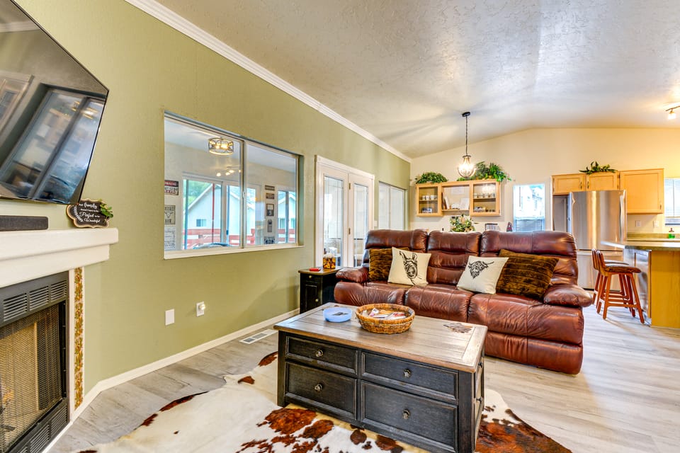 Mountain-View Deck: Pet-Friendly Home in Prescott House in Prescott