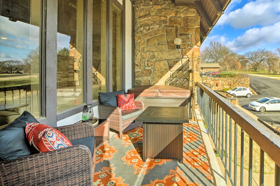 Balcony w/ Hot Tub: Monkey Island Vacation Rental! Apartment in Ozark Mountains