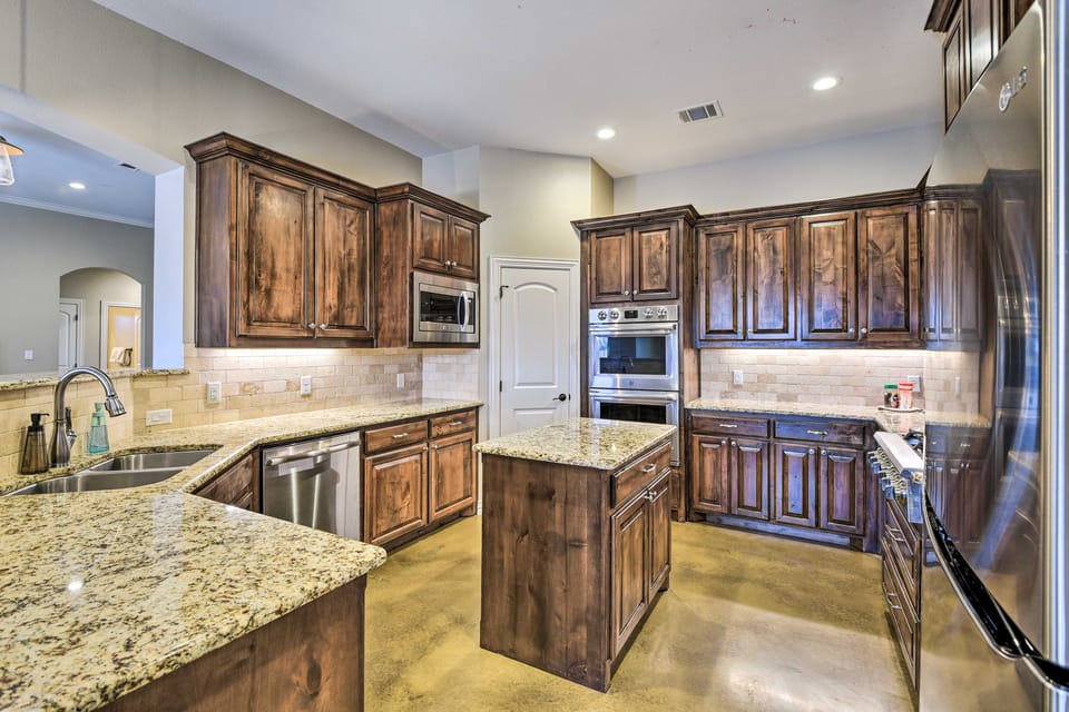 Secluded Krum Home w/ Patio & Gas Grill! House in Texas