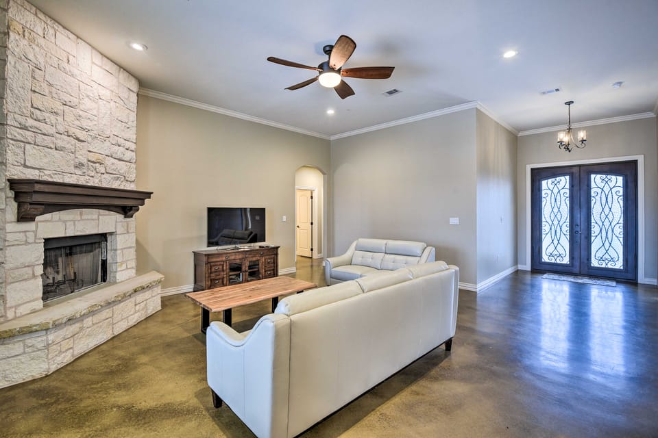 Secluded Krum Home w/ Patio & Gas Grill! House in Texas