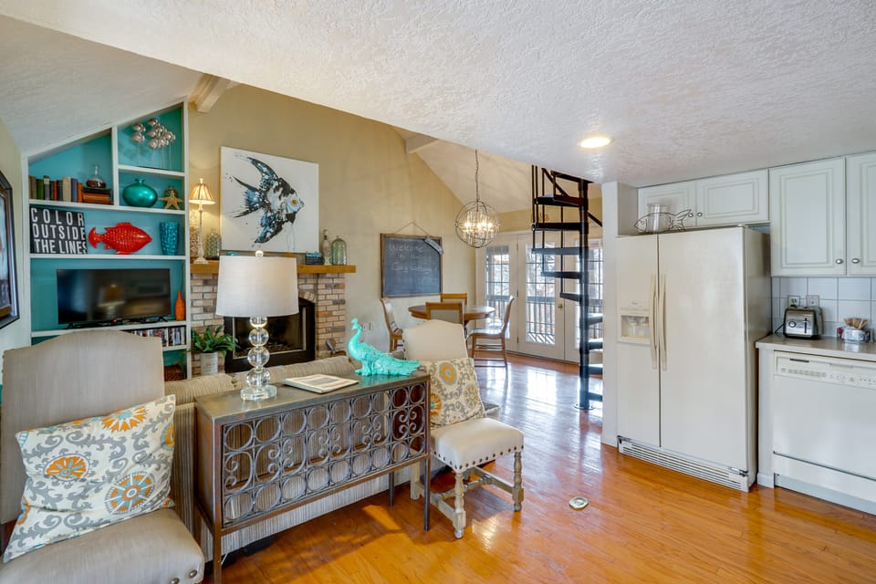 Resort Living on Lake of the Ozarks! Family Cabin House in Lake of the Ozarks