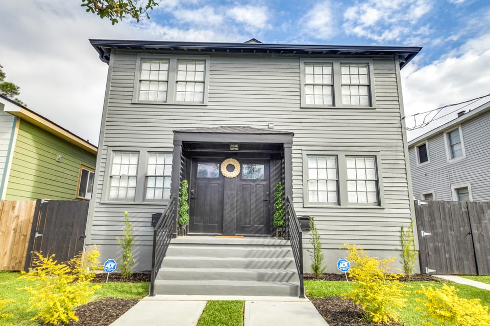 4 Mi to French Quarter: Walkable Apt w/ Yard Apartment in New Orleans