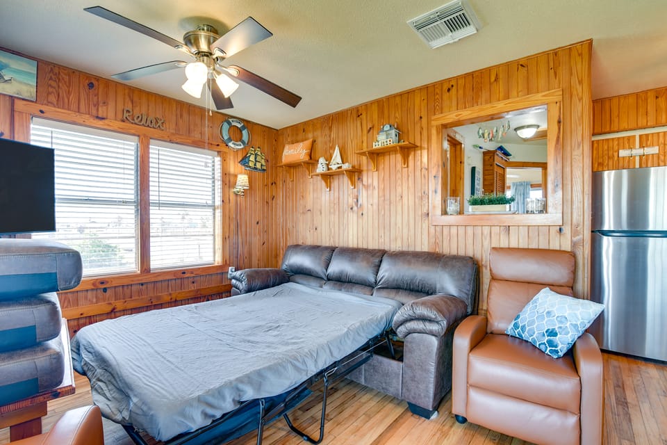 Waterfront Texas Abode w/ Boat Ramp, Pets Welcome House in Texas