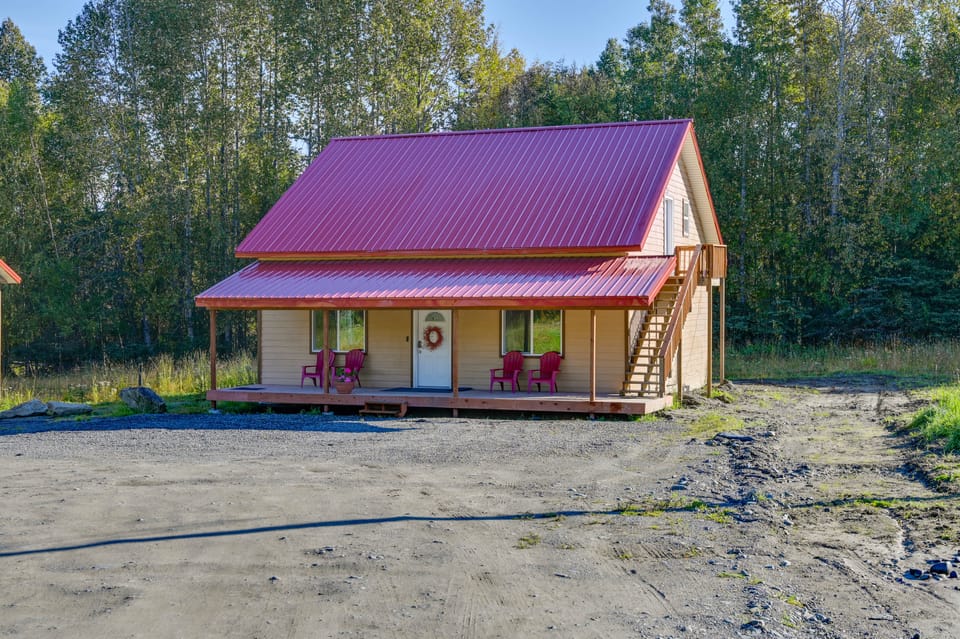 Fish & Hike! Peaceful Soldotna Cabin w/ Porch House in Alaska