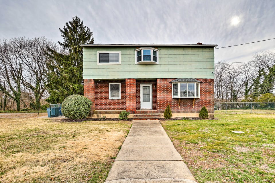 Family Getaway Near Delaware River & Int’l Soccer! House in Delaware