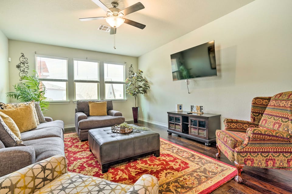 San Antonio Vacation Rental w/ Hot Tub, Yard! House in San Antonio