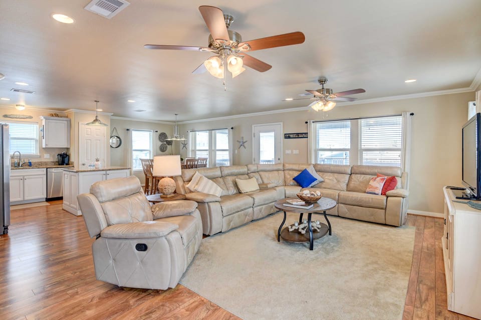 Stilted Galveston Vacation Home w/ Canal Views! House in Galveston Island