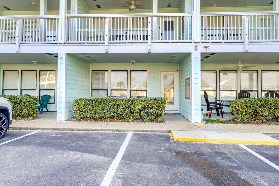 Walkable Panama City Beach Condo w/ Pool Access! Apartment in Panama City Beach