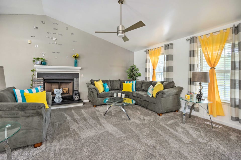 Richmond Home with Pool, 5 Mi to Downtown! House in Virginia