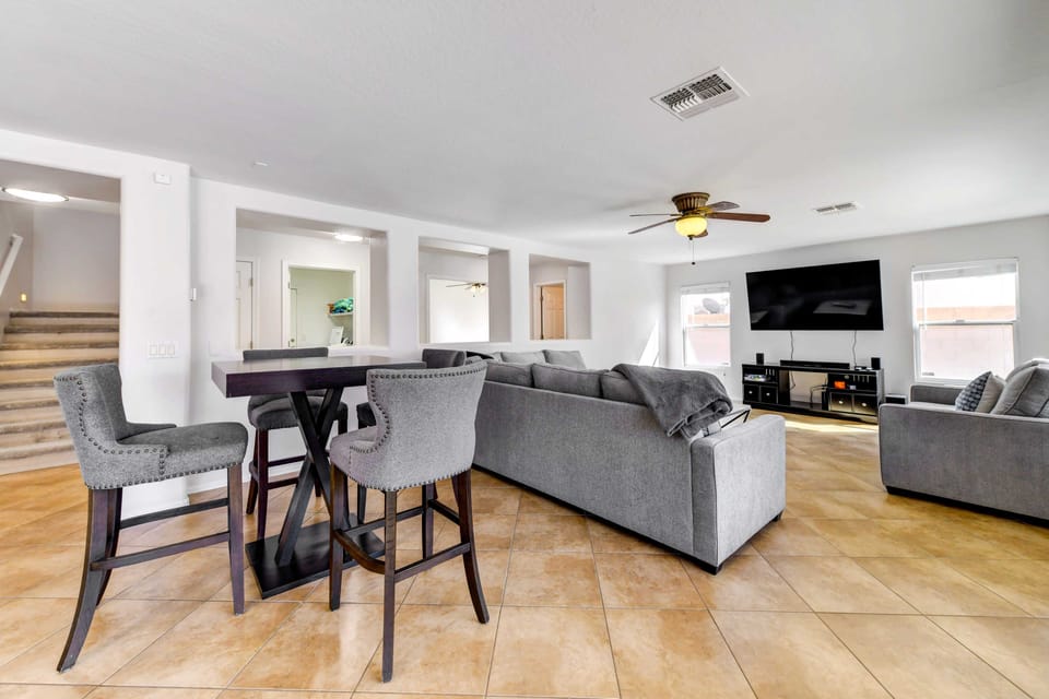 Putting Green, Pool & Spa: Home in Queen Creek! House in San Tan Valley