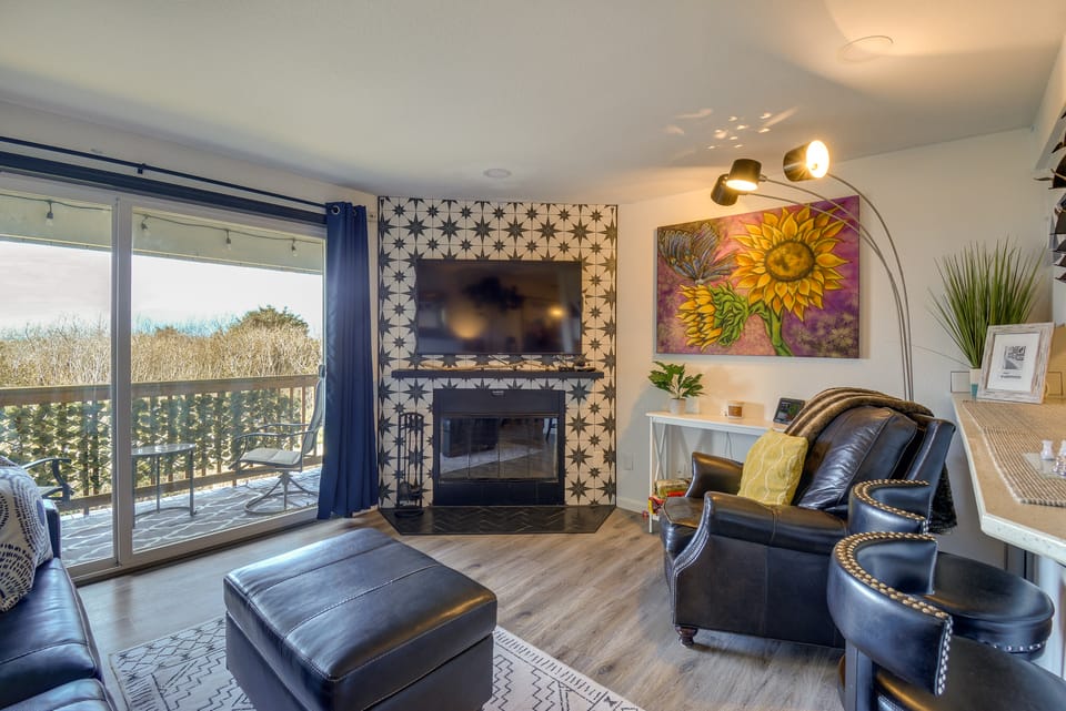 Walk to the Beach: Ocean Shores Condo! Apartment in Ocean Shores