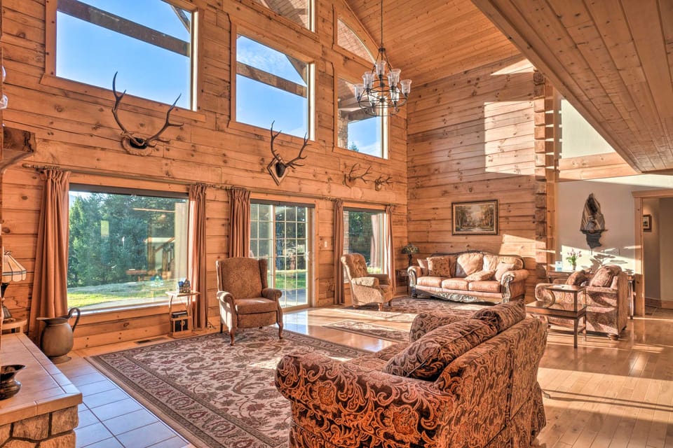 Brookings Vacation Rental Lodge on 88 Acres! House in Oregon