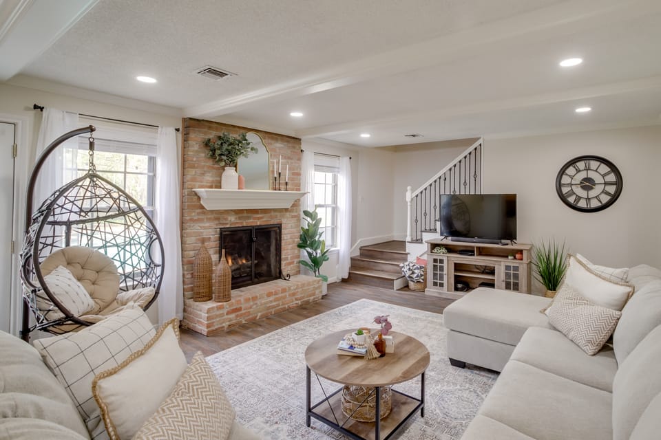 Roomy Houston Rental w/ Home Office & Private Pool House in Houston