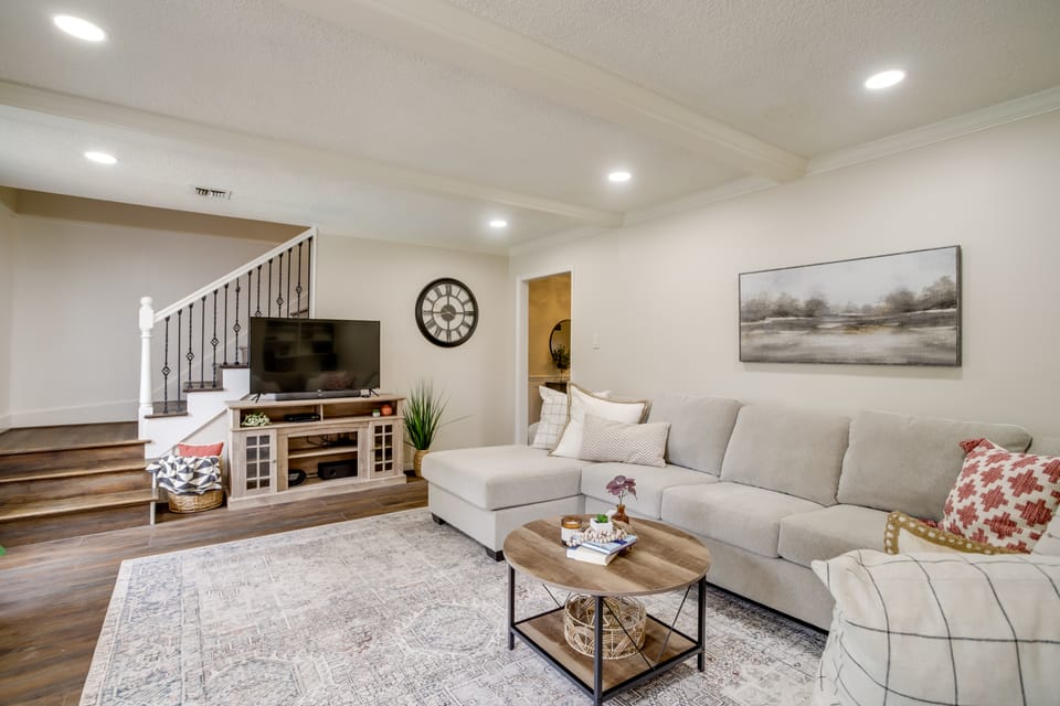 Roomy Houston Rental w/ Home Office & Private Pool House in Houston