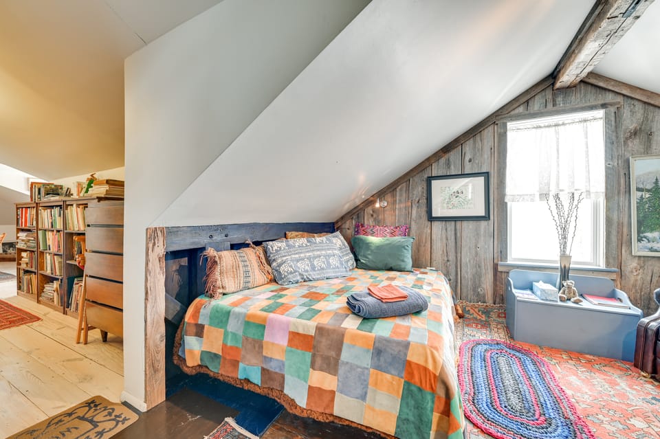 Cozy Catskills Vacation Rental with Deck! Apartment in Capital District, NY, USA
