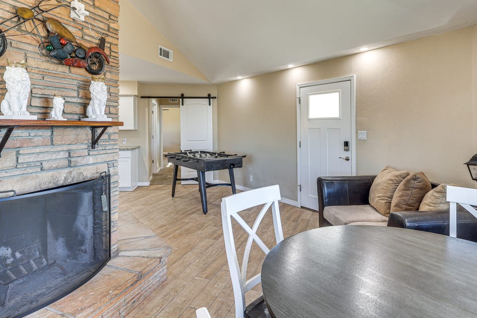3 Mi to Lake Havasu: Family Home w/ Game Room House in Lake Havasu City