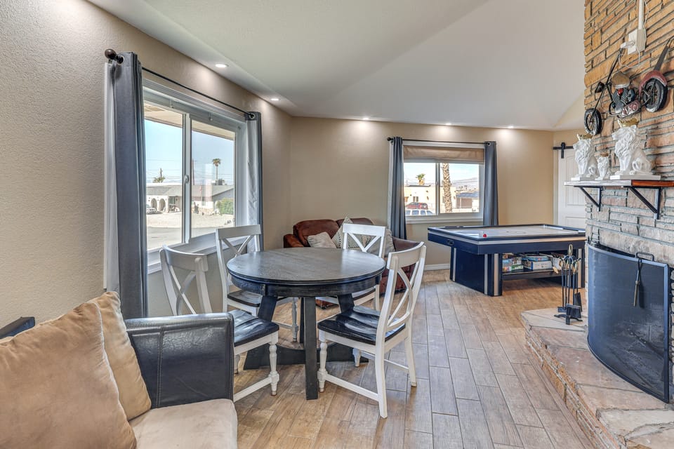 3 Mi to Lake Havasu: Family Home w/ Game Room House in Lake Havasu City
