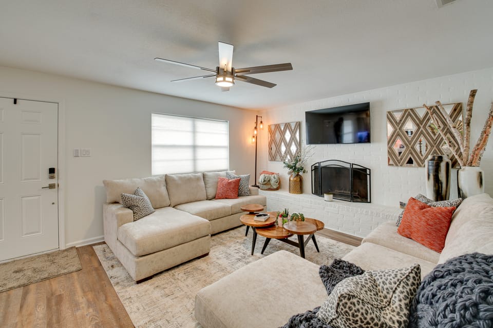 3 Mi to Dtwn Hot Springs: Modern Condo! Apartment in Hot Springs