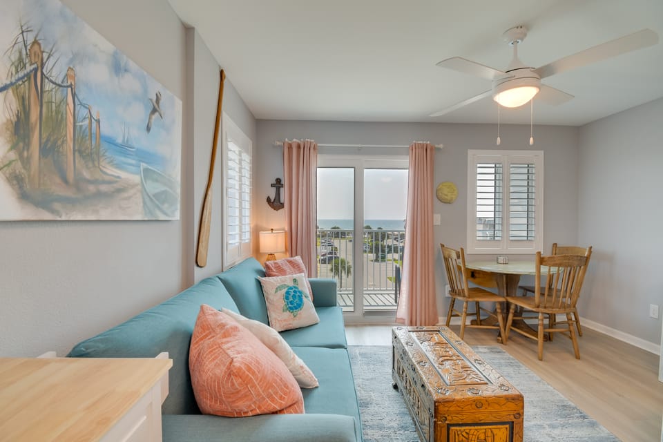Resort Perks: Gulf Shores Beach-Inspired Condo! Apartment in Alabama