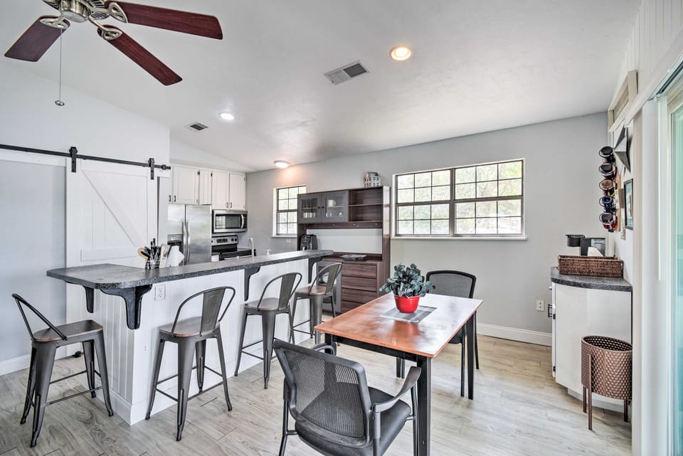 Hawthorne Hideaway w/ Waterfront Fire Pit! House in Florida