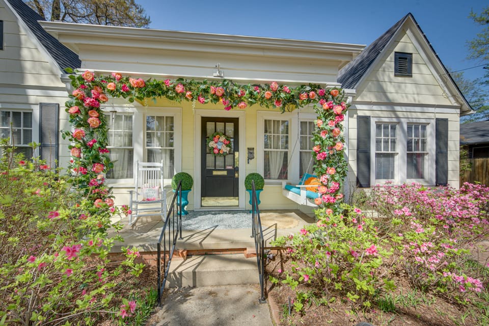 'The Pink Azalea' - Tyler Home w/ Yard + Patio! House in Tyler