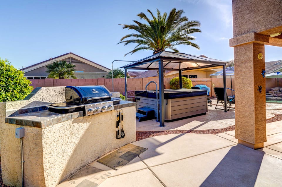 Pets Welcome! Group Retreat w/ Pool in Surprise! House in El Mirage