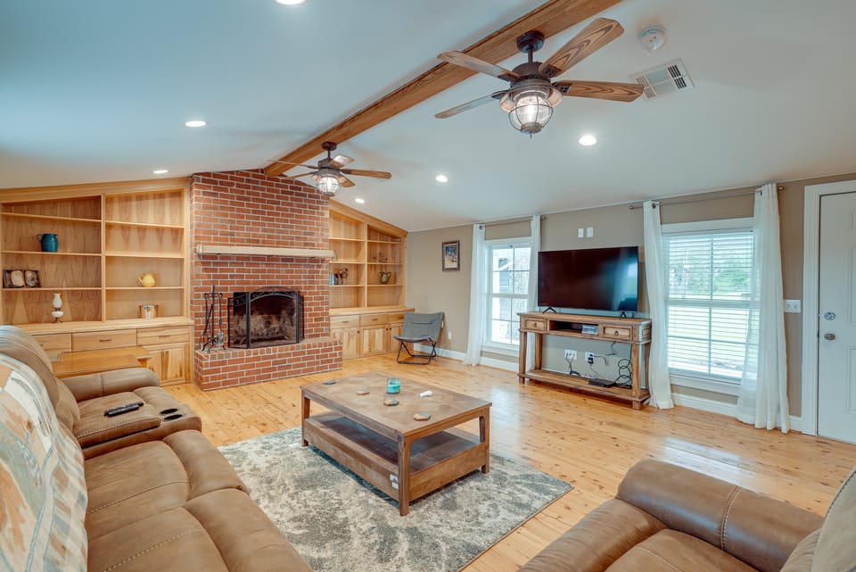 Quiet Marion Getaway with Fireplace! House in Louisiana