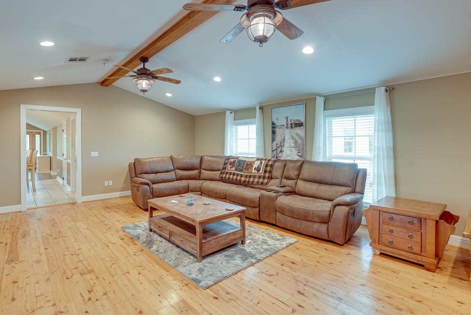 Quiet Marion Getaway with Fireplace! House in Louisiana