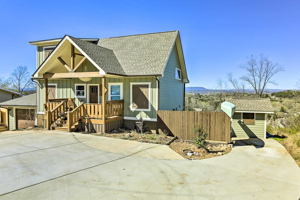 NEW! Chattanooga Vacation Rental with Pool! House in Chattanooga