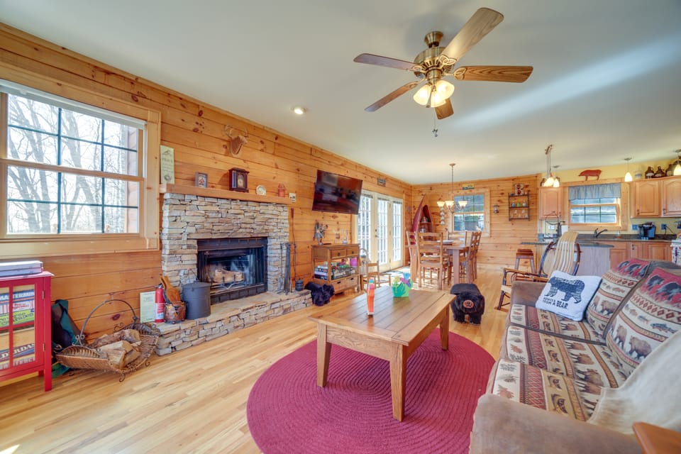 Waynesville Vacation Rental w/ Mountain Views! House in Ivy Hill