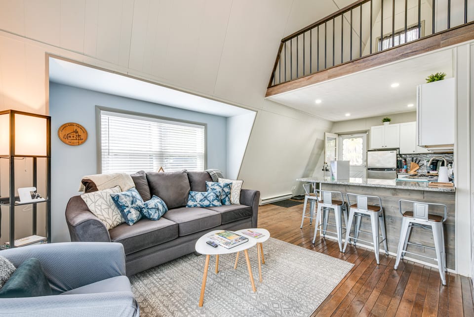 Dock & Sunroom: Waterfront Home Near Kalahari! House in Coolbaugh Township